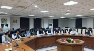 Tribal jirga offers to help ease tensions between KP, federal governments