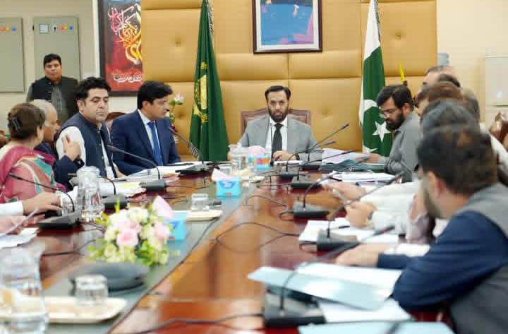 Health minister reviews progress on rotavirus prevention initiatives